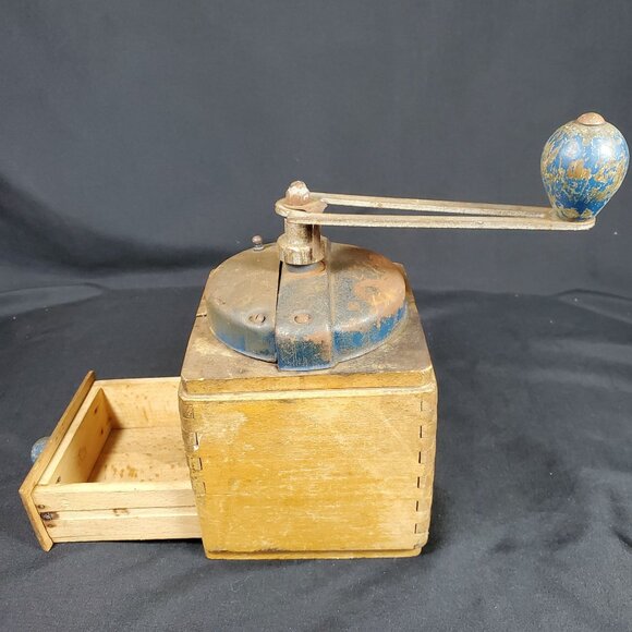 VTG PeDe Germany Coffee Grinder Primitive Hand Crank Mill Rustic Wood Box Farmho - Picture 9 of 14